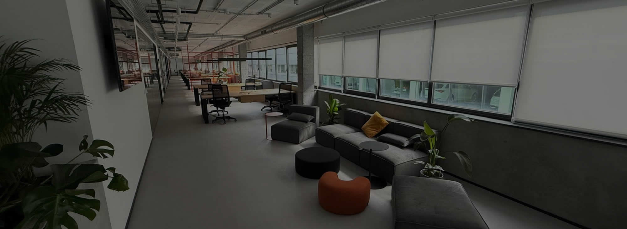 Reforma de oficinas de empresas y espacios de trabajo públicos